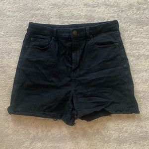 American Eagle Curvy High Rise Black Shorts!